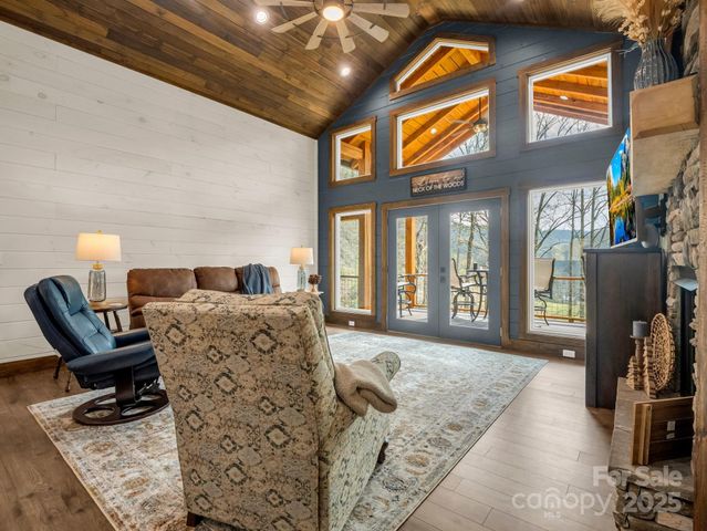 107 Twisted Birch Drive, Hendersonville, NC 28792