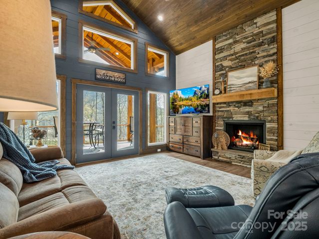 107 Twisted Birch Drive, Hendersonville, NC 28792