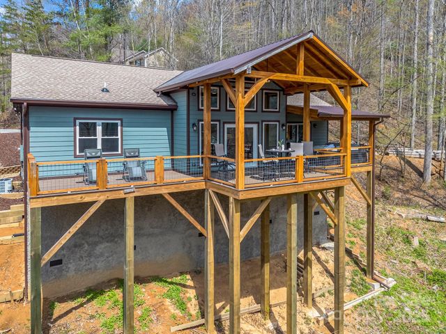 107 Twisted Birch Drive, Hendersonville, NC 28792