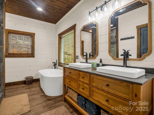 107 Twisted Birch Drive, Hendersonville, NC 28792