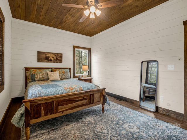 107 Twisted Birch Drive, Hendersonville, NC 28792