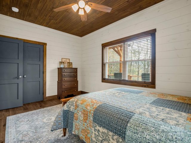 107 Twisted Birch Drive, Hendersonville, NC 28792