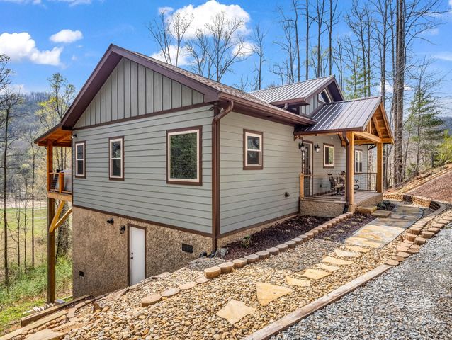 107 Twisted Birch Drive, Hendersonville, NC 28792