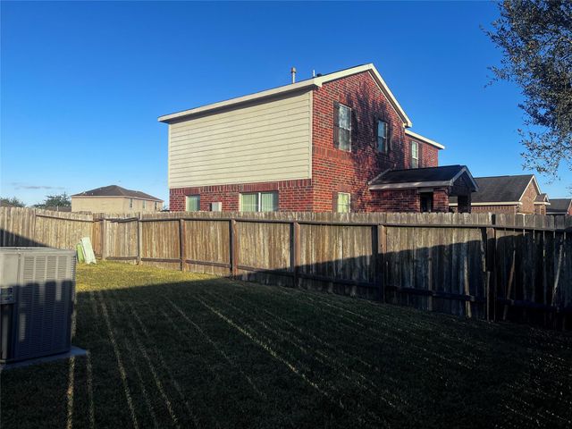 9511 Platinum Oaks Court, Brazoria, TX 77583