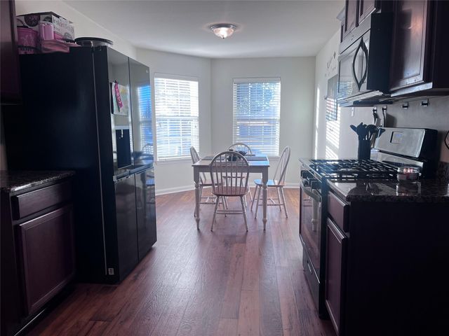 9511 Platinum Oaks Court, Brazoria, TX 77583