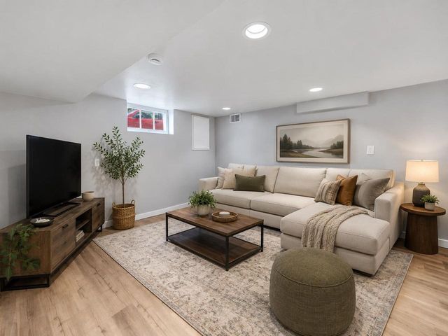 1517 FARLIN AVENUE, Green Bay, WI 54302