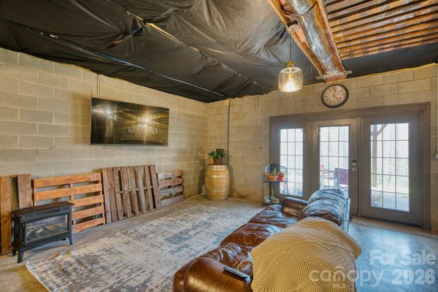 45 Baton Lane, Asheville, NC 28803