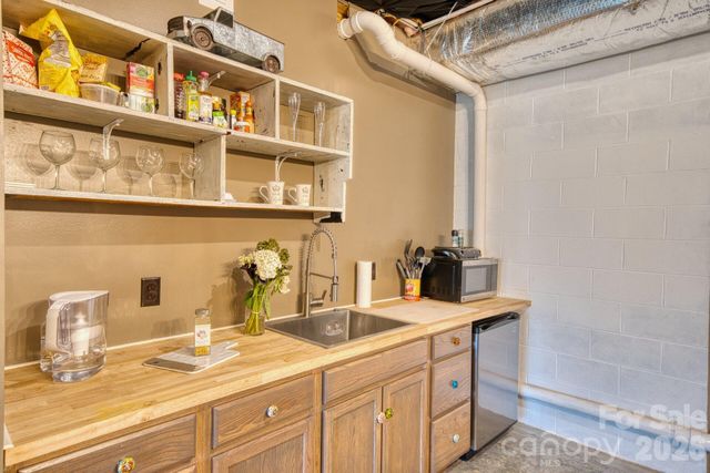 45 Baton Lane, Asheville, NC 28803