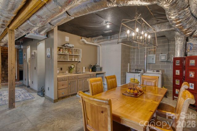 45 Baton Lane, Asheville, NC 28803