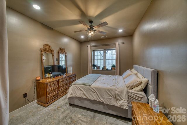 45 Baton Lane, Asheville, NC 28803