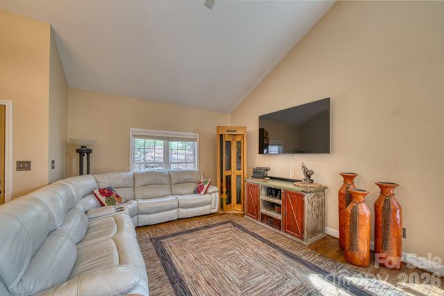 45 Baton Lane, Asheville, NC 28803