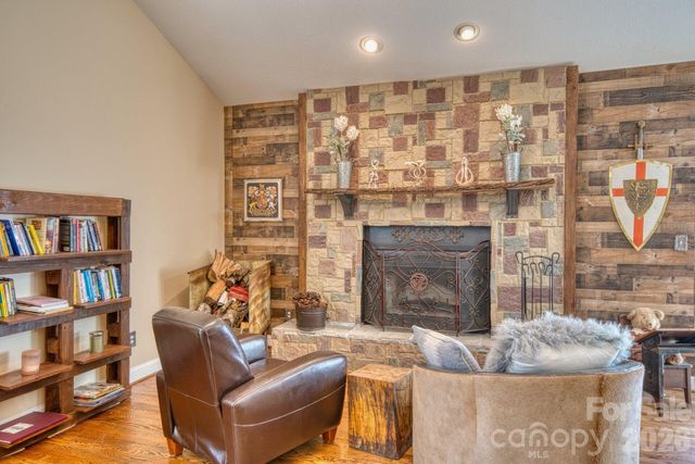 45 Baton Lane, Asheville, NC 28803