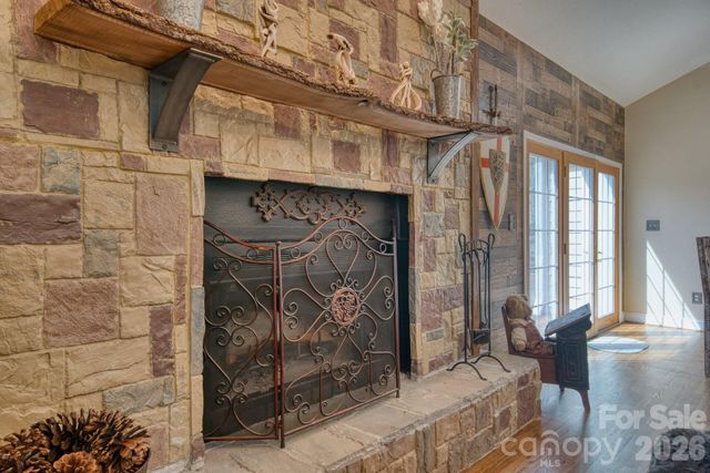 45 Baton Lane, Asheville, NC 28803