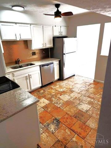 9362 Hunters Creek Drive, Blue Ash, OH 45242