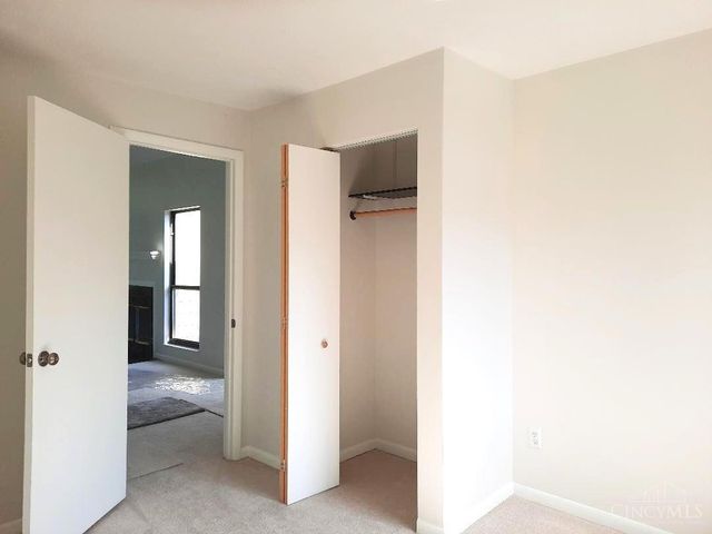 9362 Hunters Creek Drive, Blue Ash, OH 45242