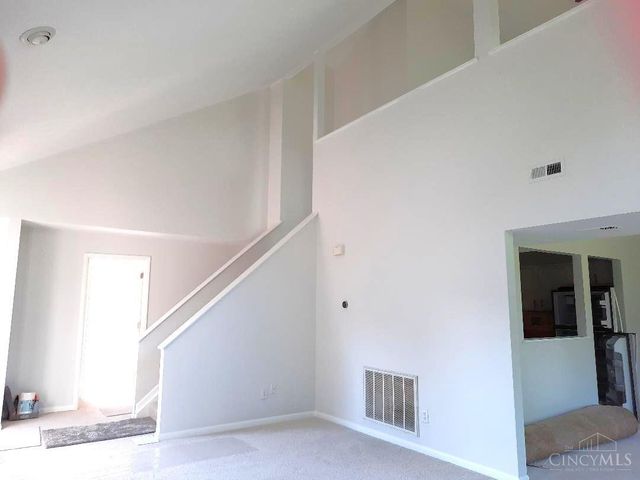 9362 Hunters Creek Drive, Blue Ash, OH 45242