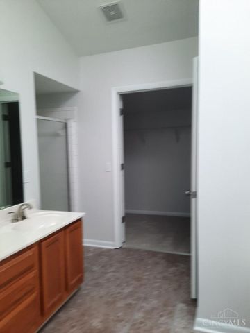 9362 Hunters Creek Drive, Blue Ash, OH 45242