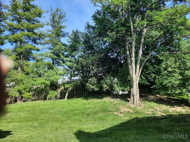 9362 Hunters Creek Drive, Blue Ash, OH 45242