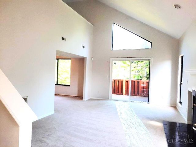 9362 Hunters Creek Drive, Blue Ash, OH 45242