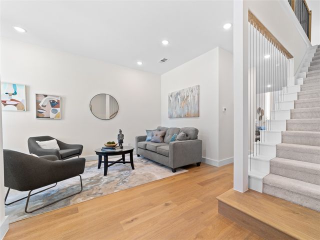 416 Mount Auburn Avenue, Dallas, TX 75223