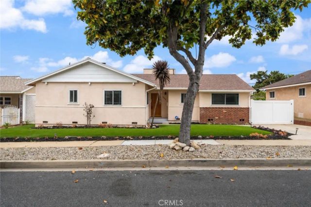 10525 S 4th Avenue, Inglewood, CA 90303