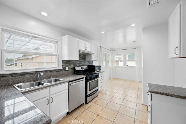 10525 S 4th Avenue, Inglewood, CA 90303