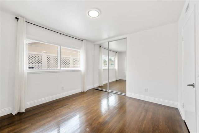 10525 S 4th Avenue, Inglewood, CA 90303