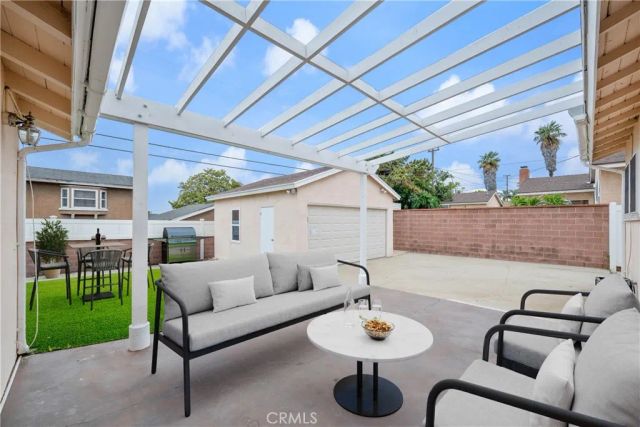 10525 S 4th Avenue, Inglewood, CA 90303