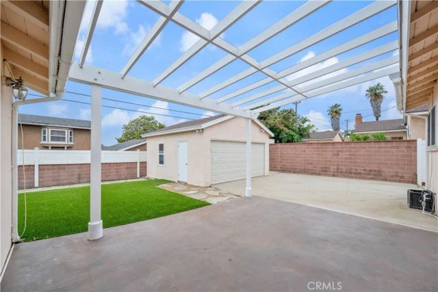 10525 S 4th Avenue, Inglewood, CA 90303