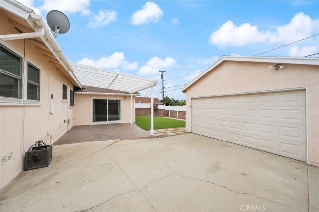 10525 S 4th Avenue, Inglewood, CA 90303