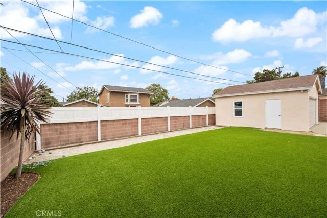 10525 S 4th Avenue, Inglewood, CA 90303