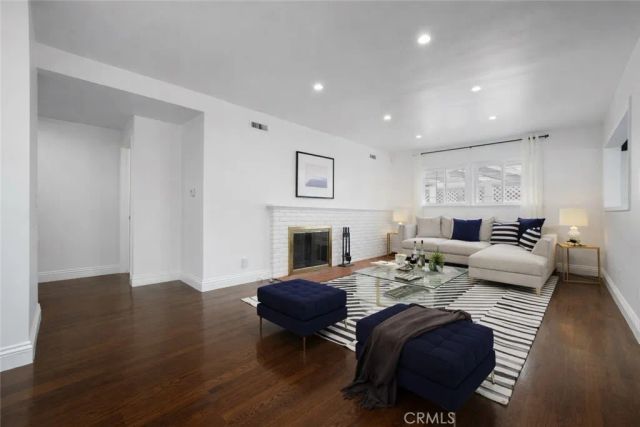 10525 S 4th Avenue, Inglewood, CA 90303