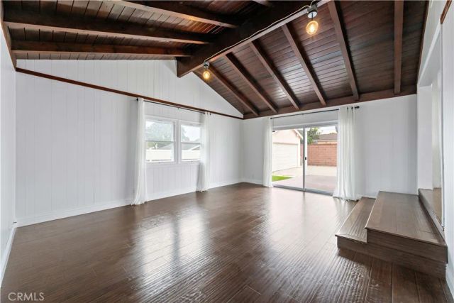 10525 S 4th Avenue, Inglewood, CA 90303