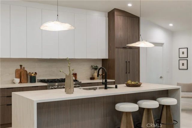 6132 W 82nd, Los Angeles, CA 90045