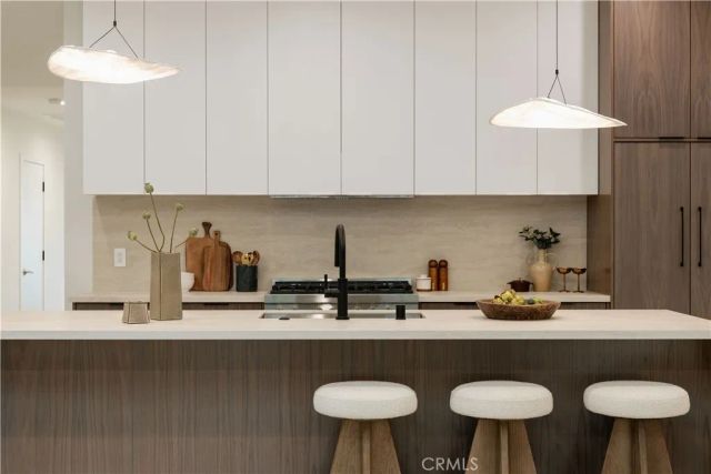 6132 W 82nd, Los Angeles, CA 90045