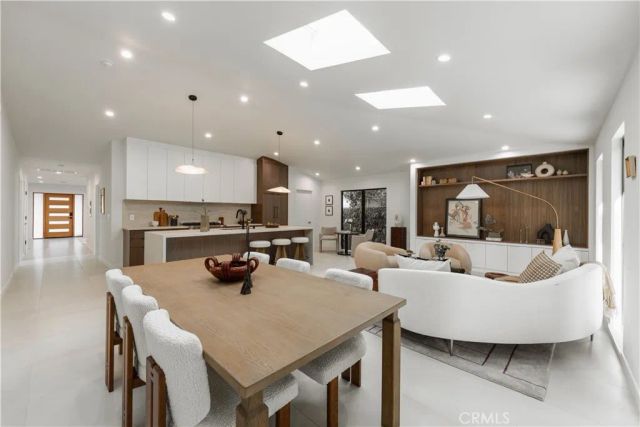 6132 W 82nd, Los Angeles, CA 90045