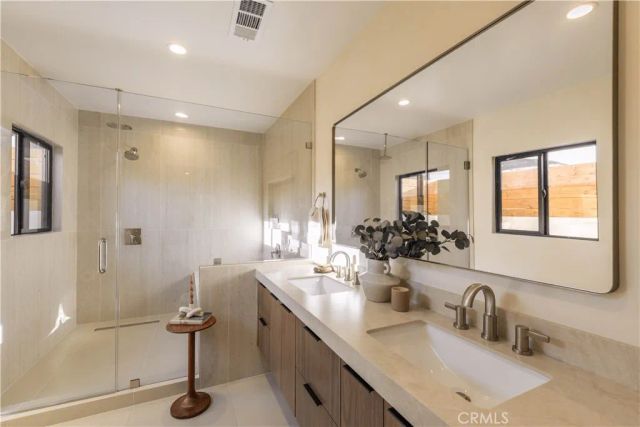 6132 W 82nd, Los Angeles, CA 90045