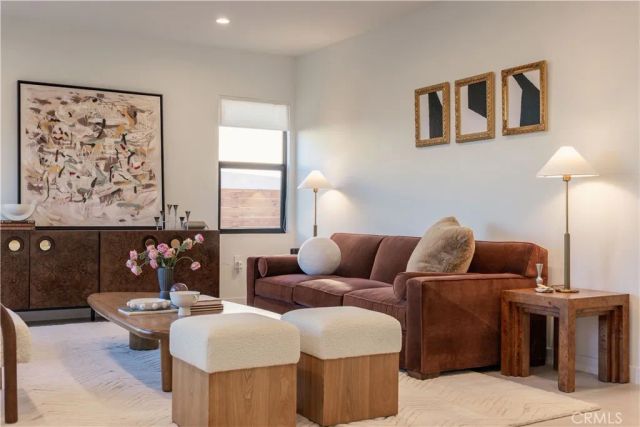 6132 W 82nd, Los Angeles, CA 90045