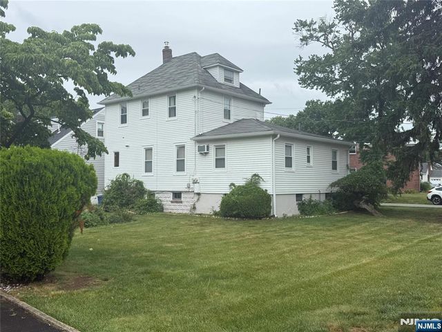 31 Wood Place, Dumont, NJ 07628