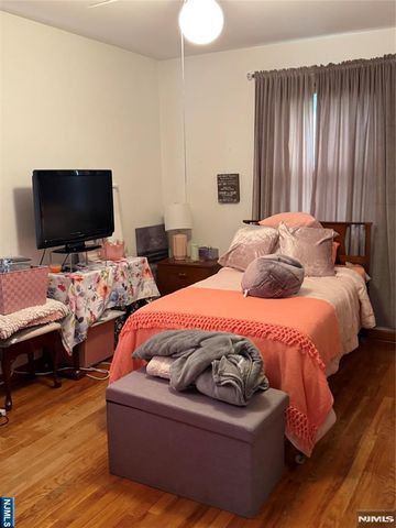 31 Wood Place, Dumont, NJ 07628