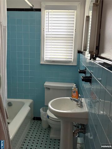 31 Wood Place, Dumont, NJ 07628