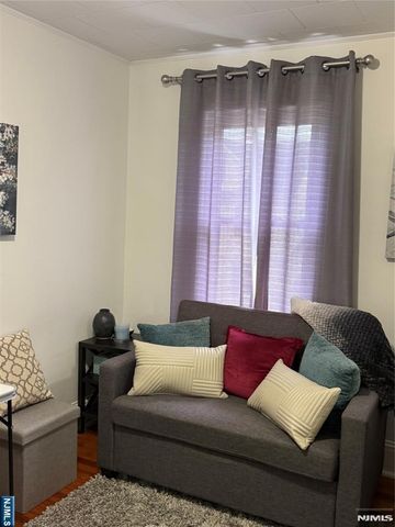31 Wood Place, Dumont, NJ 07628