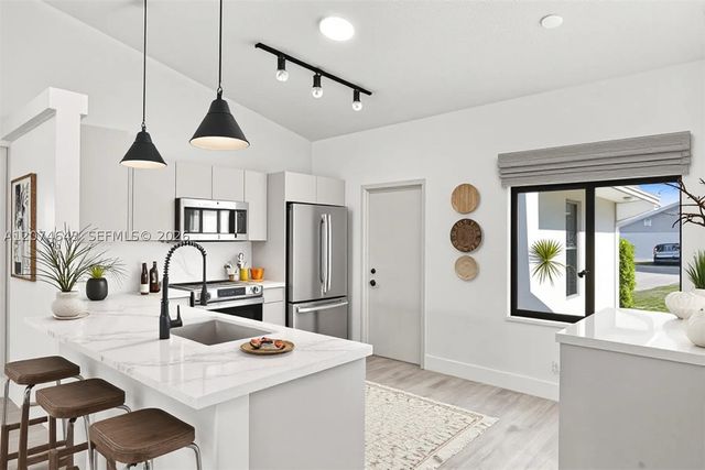 6146 Linton St, Jupiter, FL 33458