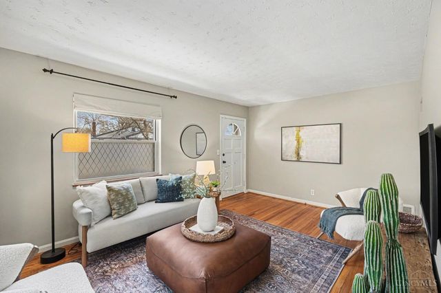 4153 Paxton Woods Lane, Cincinnati, OH 45209