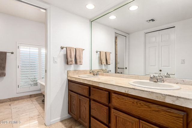 10487 E COCHISE Avenue, Scottsdale, AZ 85258