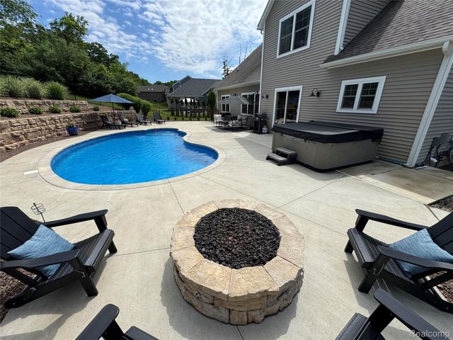 11029 Ridge View Trail, Tyrone Township, MI 48430