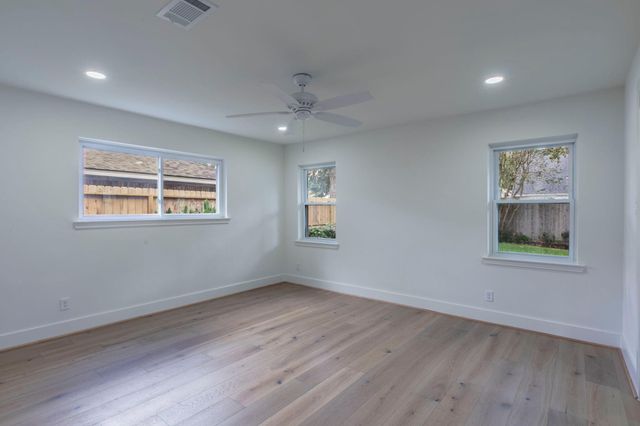 2002 Ottawa Lane, Houston, TX 77043