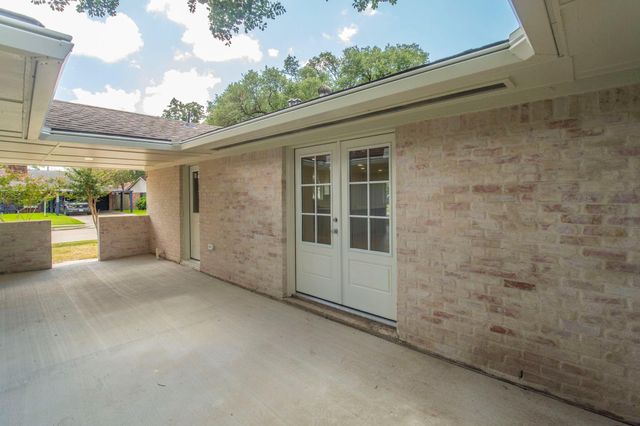 2002 Ottawa Lane, Houston, TX 77043