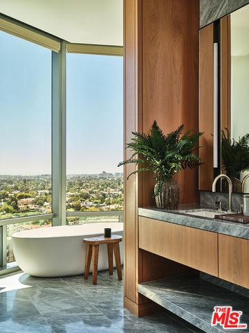 211 W Elm Court 8B, Los Angeles, CA 90067