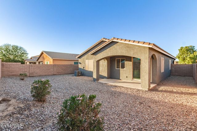 813 W LOVE Road, San Tan Valley, AZ 85143